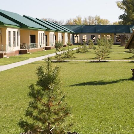 Green Land Hotell Aqtöbe Exteriör bild